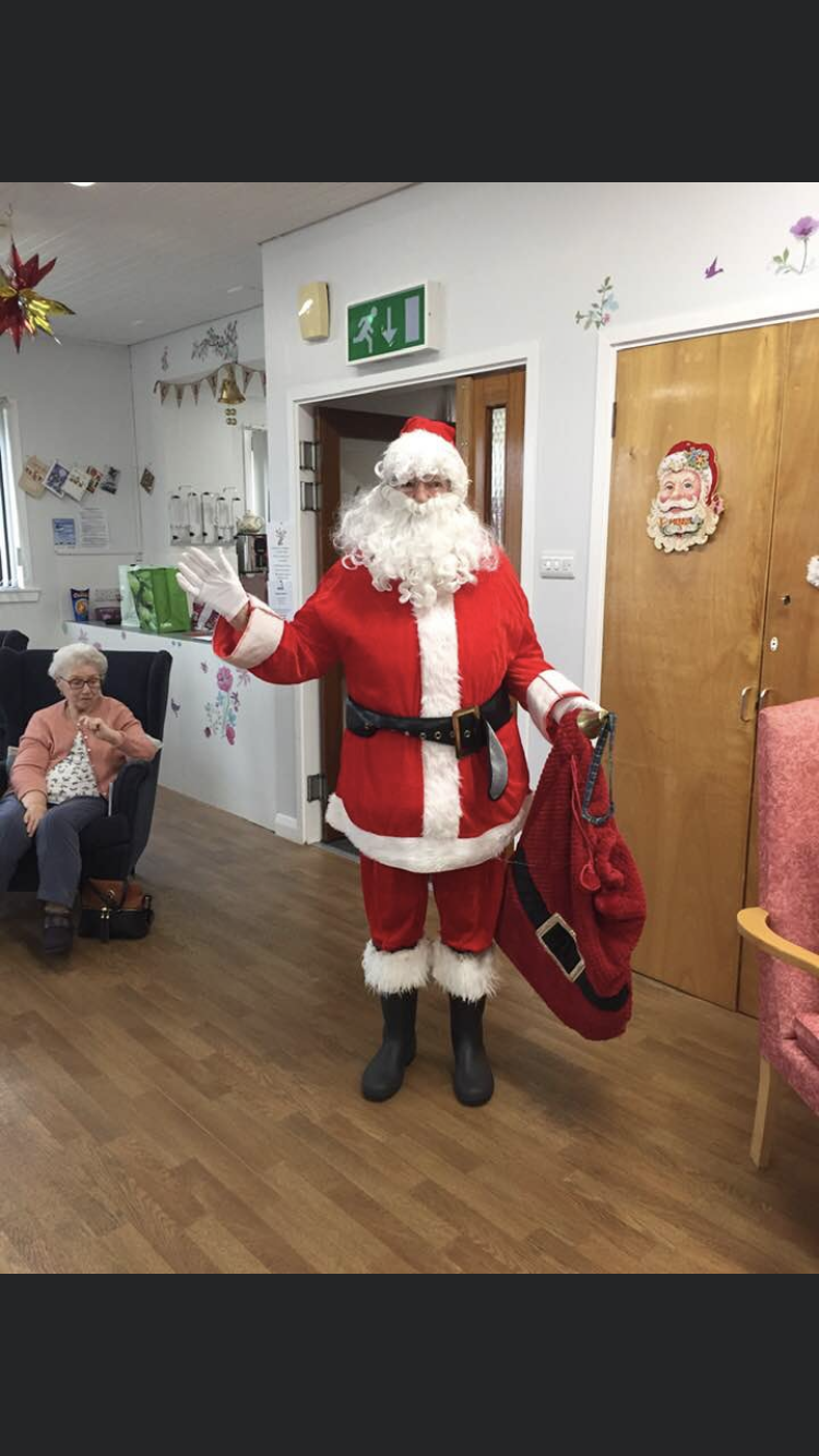 Caldrum Street – Carol Singing